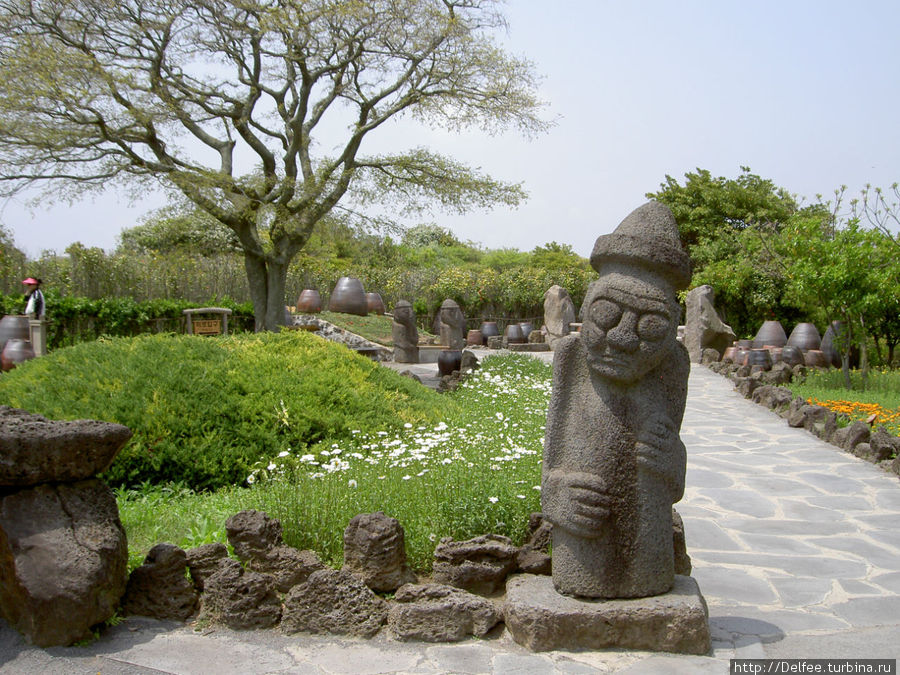 Статуя каменного защитника острова Чеджу, Республика Корея