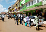 В городке Ниери. Город Ниери с населением 120 тысяч человек, расположенный в 150 километрах к северу от Найроби, считается одним из крупнейших городов Кении