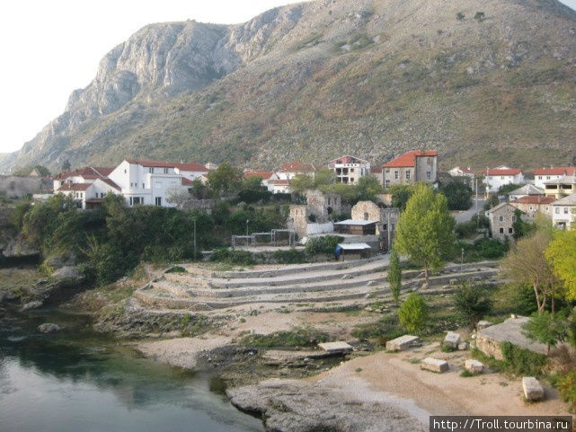 Вид с моста на смотровую площадку Мостар, Босния и Герцеговина
