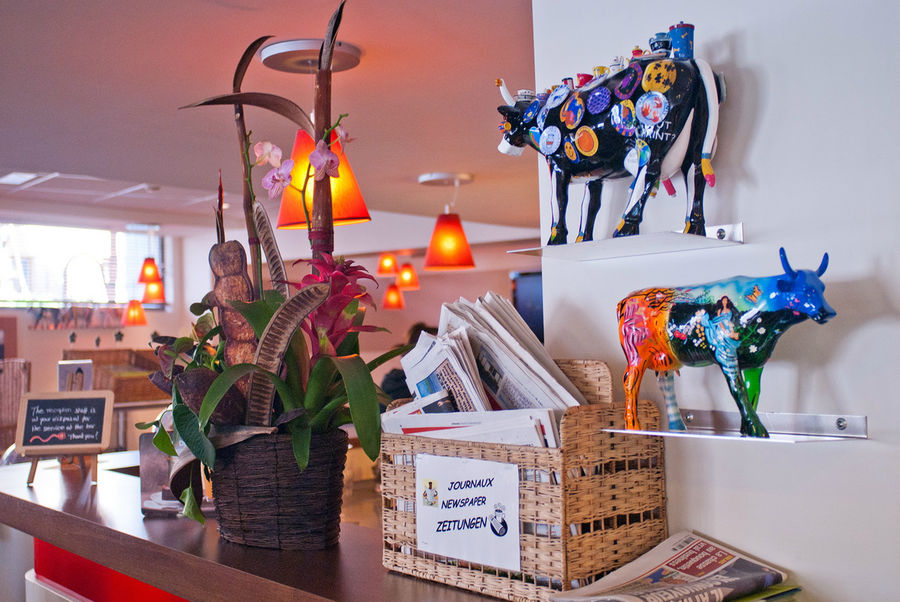 Фигурки коровок — популярный местный сувенир. Лозанна, Швейцария
