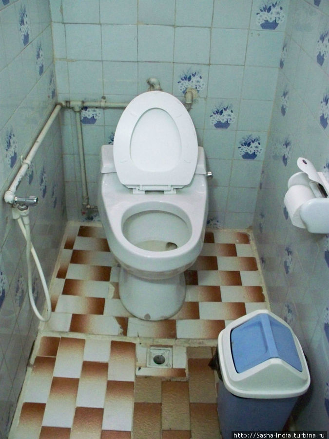 Туалеты не в номерах,
а на этаже Тегеран, Иран