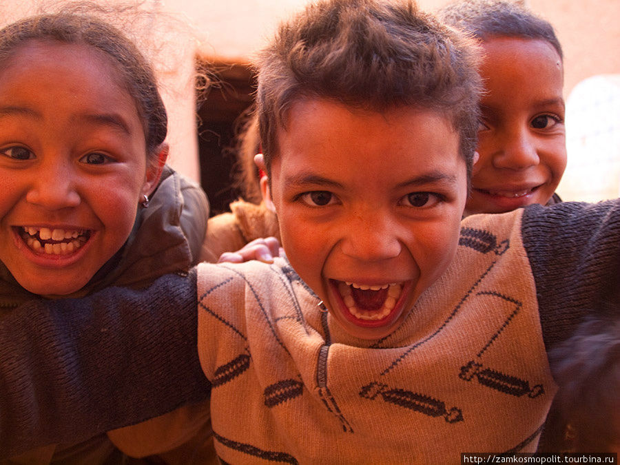 Дети в Тинерире Марокко