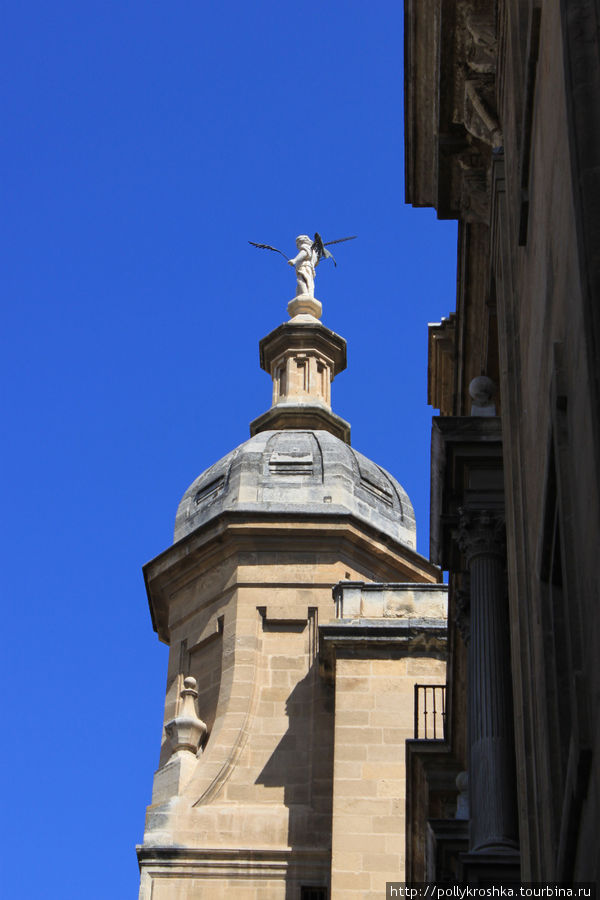 Показалась Королевская капелла Гранада, Испания