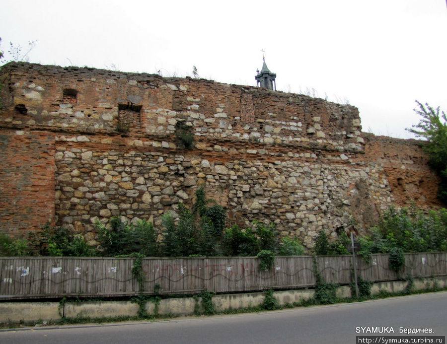 Крепостная стена. Бердичев, Украина