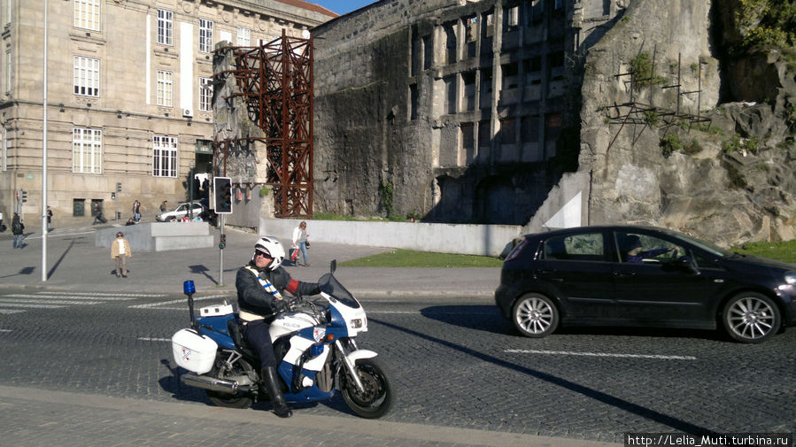 засмотрелась охрана правопорядка Порту, Португалия