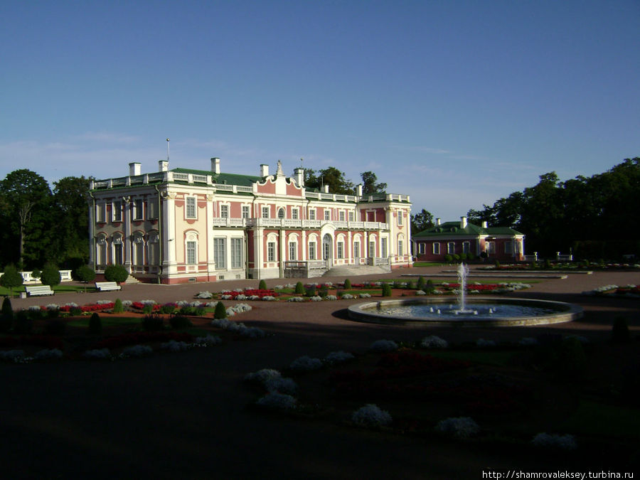 Цветочный партер дворца Кадриорг Таллин, Эстония