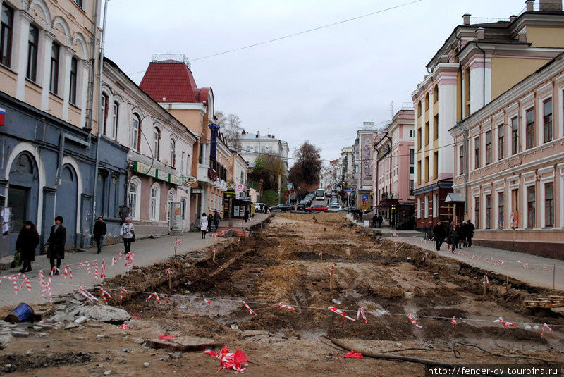 Центральный улицы местами выглядят как после войны Казань, Россия