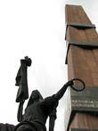 Монумент Дружбы был заложен в 1957 году в честь 400-летия добровольного вхождения Башкирии в состав Русского государства. Фигура на переднем плане — Башкирия.