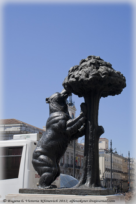 Знаменитый символ Мадрида, около которого всегда много народу. Мадрид, Испания