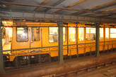 Станция и поезд на Жёлтой линии №1
