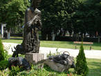 Скульптурная композиция Гефсиманское борение. Скульптор  М.Перепелица, установлена в  2007г.