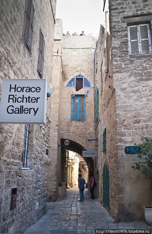 Сейчас на старинных улочках Яффо много маленьких галерей, художественных магазинов. Тель-Авив, Израиль