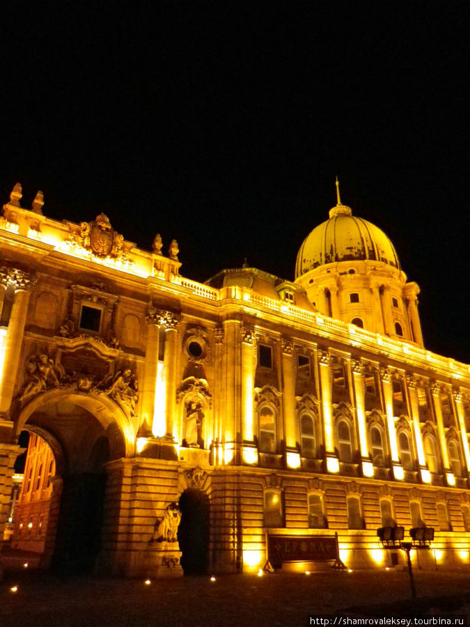 Ночная тишина укутала дворец Будапешт, Венгрия
