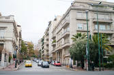 Для объективности, нужно признать, что не везде в Афинах плохо. Вот буржуазный район Колонаки, расположен недалеко от парламента.