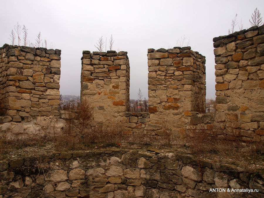 Зубцы круглой башни. Сороки, Молдова
