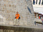 Валера Шанин у стены Дубровника