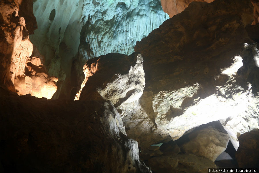 Пещера Дау Го Халонг бухта, Вьетнам