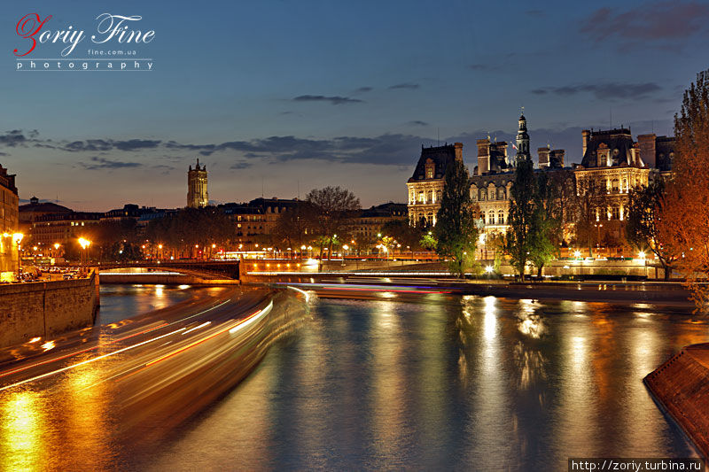Вид на вечернюю Сену. Париж