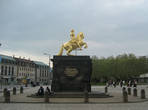 «Золотой всадник» — конная статуя курфюрста Саксонии и Польши Августа Сильного на площади Нойштедтер Маркт