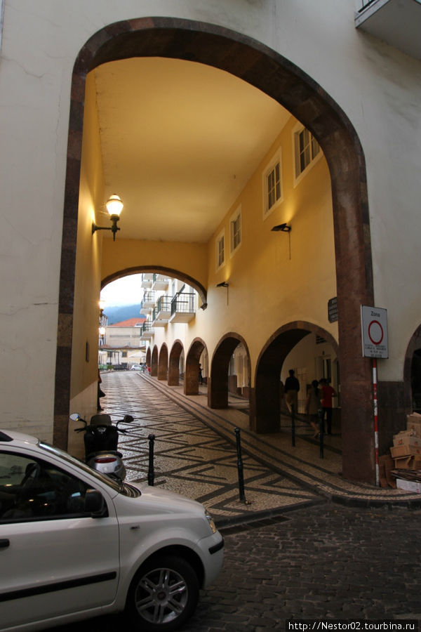 Улица рядом с отелем. Фуншал, Португалия