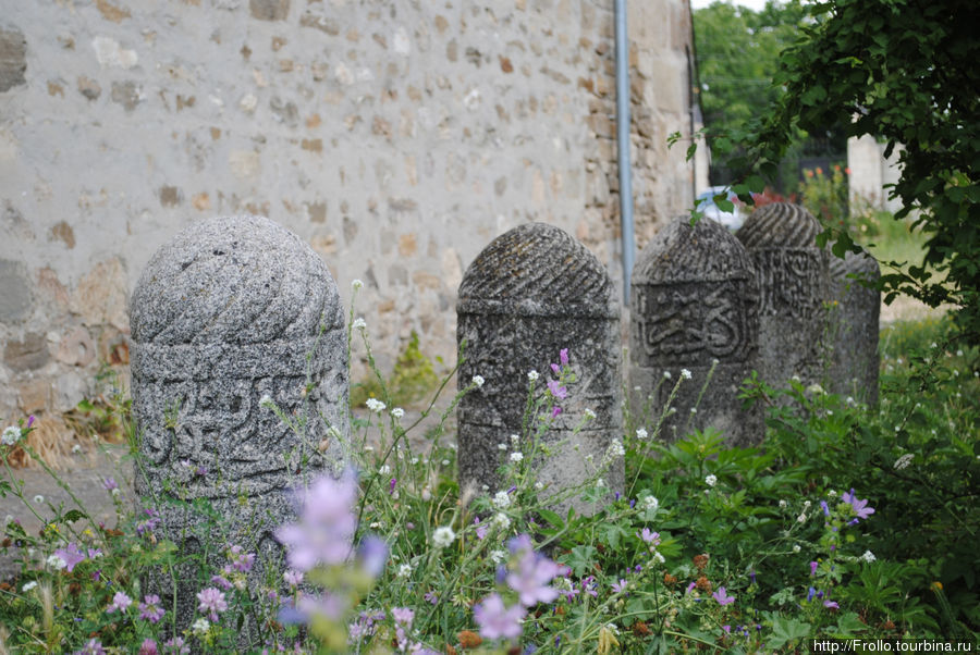 Надгробные камни возле мечети Старый Крым, Россия