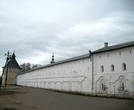 Белозерская башня и западная стена монастыря