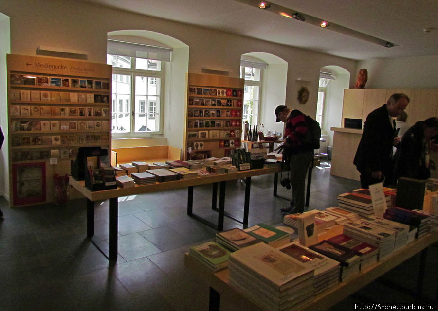 магазин в библитеке Санкт-Галлен, Швейцария