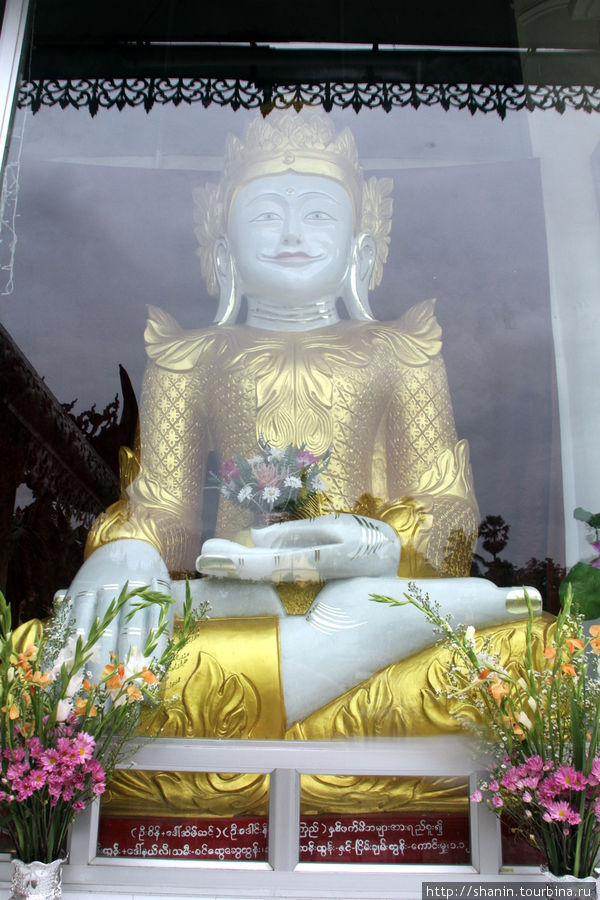 Тот самый — улыбающийся Будда Янгон, Мьянма