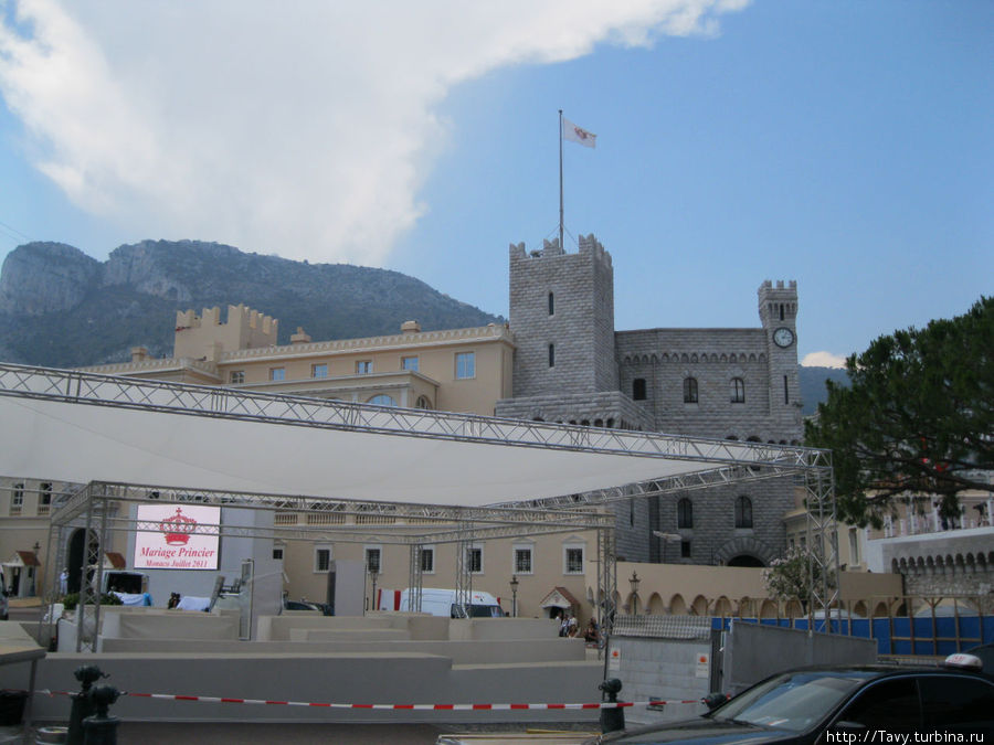 Дворцовая площадь. Последние приготовления к свадьбе Монако