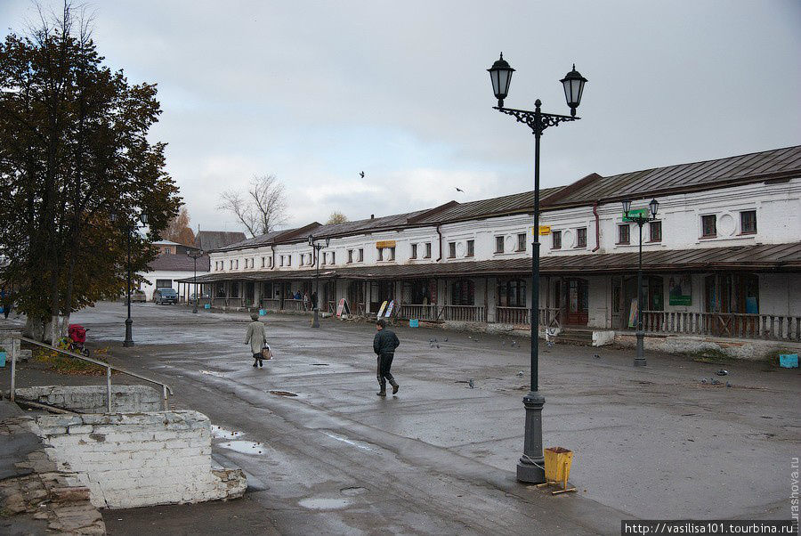 Старинные Торговые ряды в центре города Юрьев-Польский, Россия