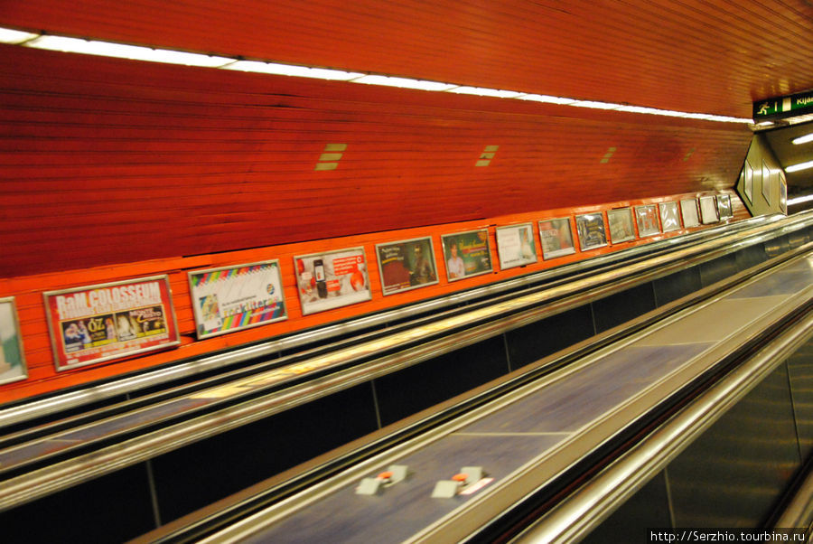 Спуск в метро на Синюю линию №3 Будапешт, Венгрия
