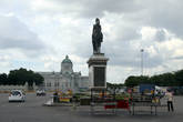 Королевская площадь и конный памятник королю Чуалангкорну