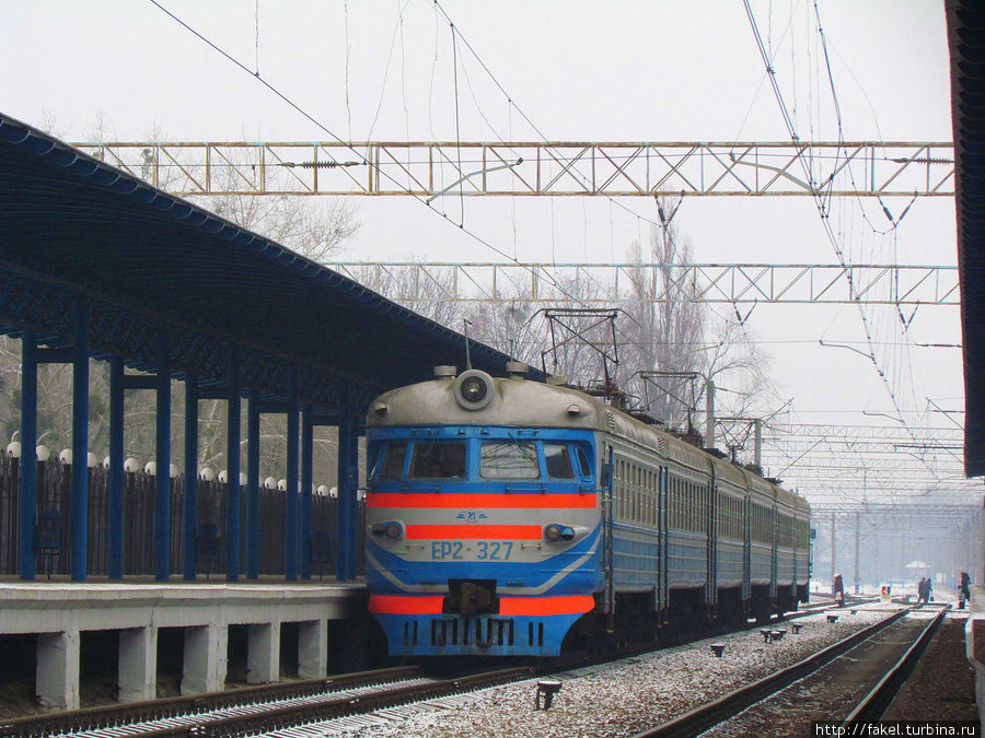 Электропоезд прибыл на станцию Лосево Харьков, Украина