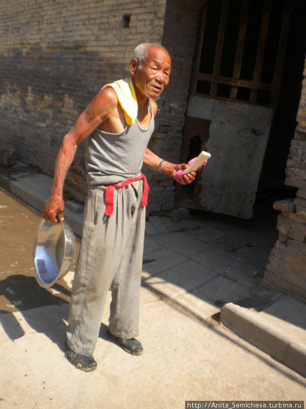 Живут себе в старом городе Пинъяо, Китай