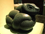 Статуя змеи эпохи ацтков