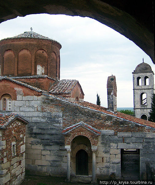 Монастырь Св. Марии / Manastiri Lindja e Hyjlindëses Mari