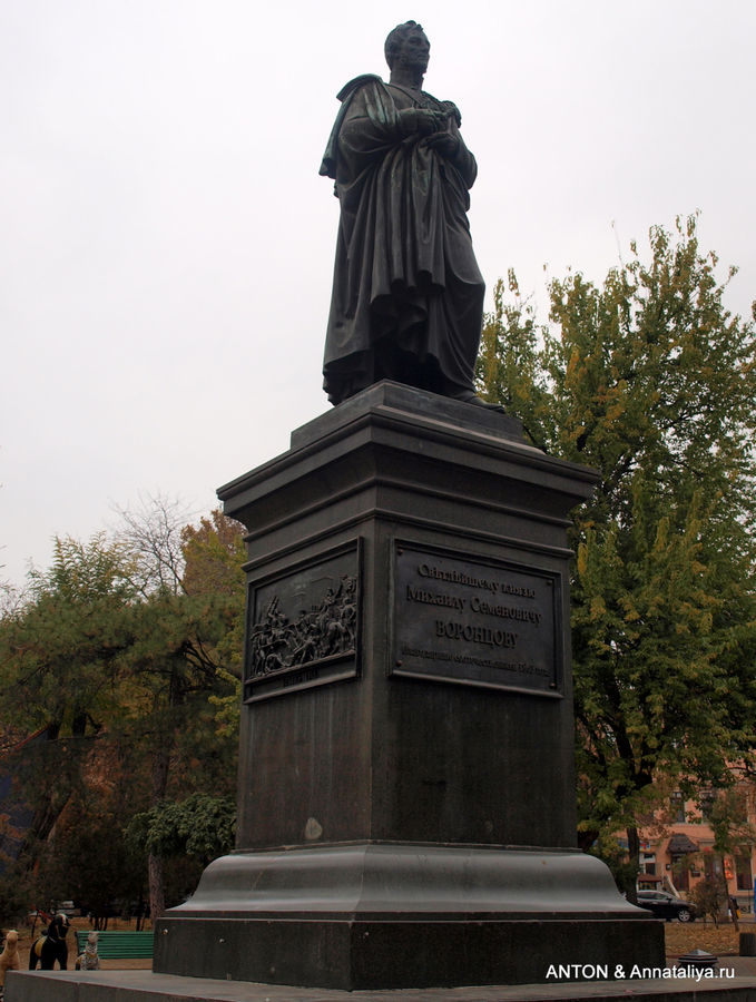Памятник Воронцову на Соборной площади. Одесса, Украина