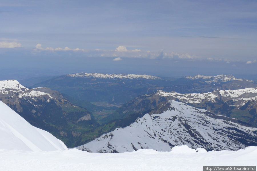 Еще один сильно приближенный вид. Юнгфрауйох (хребет 3471м), Швейцария