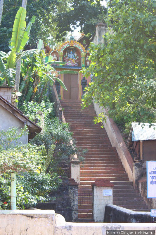 Лестница к одному из входов