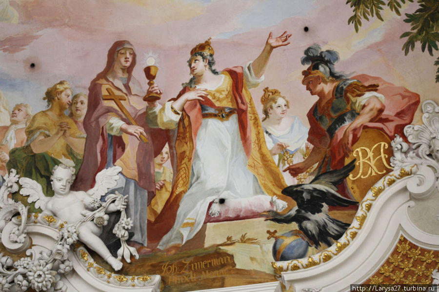 На центральной фреске — аллегорическая группа Европа, а внизу — подпись художника — Йохан Циммерман Штайнхаузен, Германия