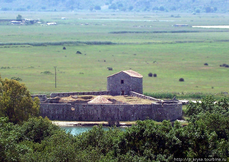 Треугольная крепость Префектура Влёра, Албания