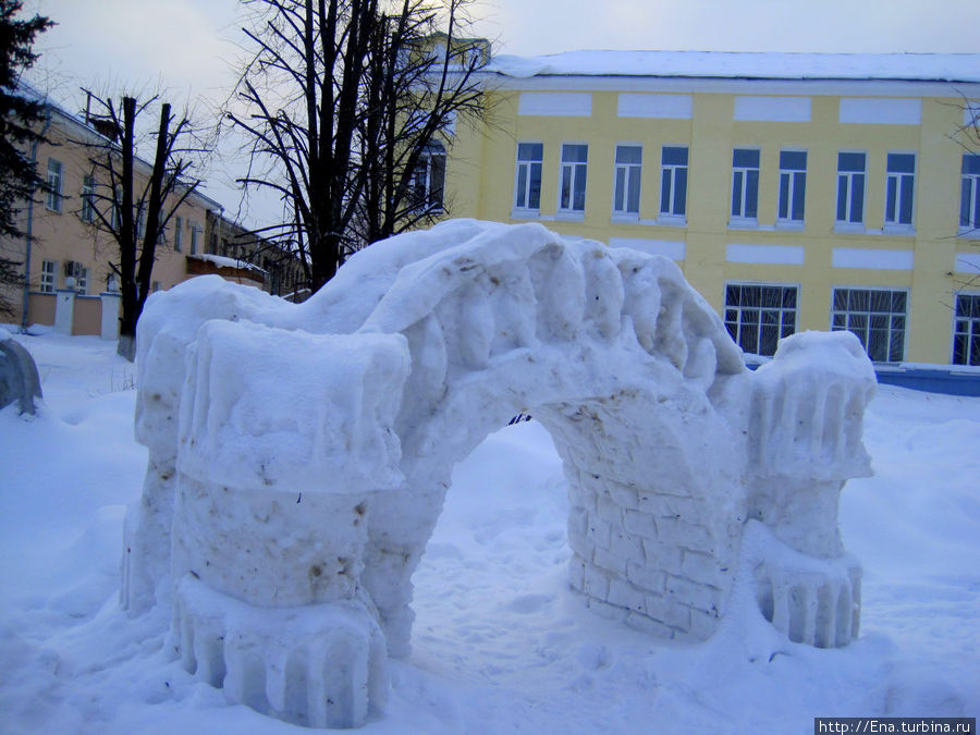 Ворота приглашают в Буй (выставка ледяного творчества на центральной площади) Буй, Россия
