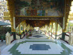 Янгон. Галерея к храму Мраморного Будды.