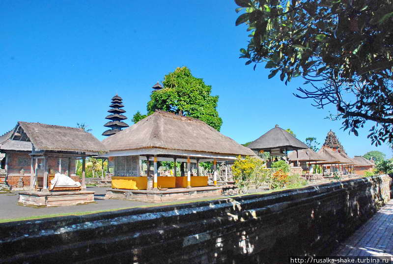 Великолепный Таман Аюн Менгви, Индонезия