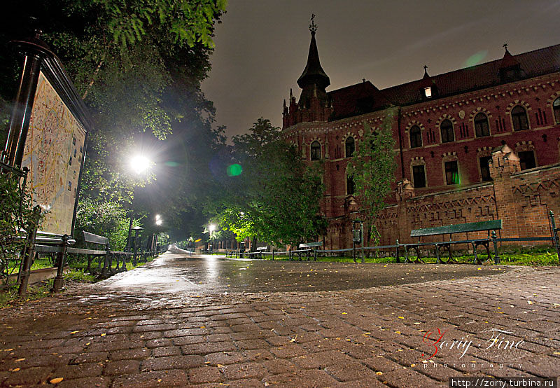 Ночной Краков в проливной дождь Краков, Польша