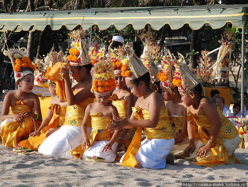 Национальные танцы Булеленг, Индонезия