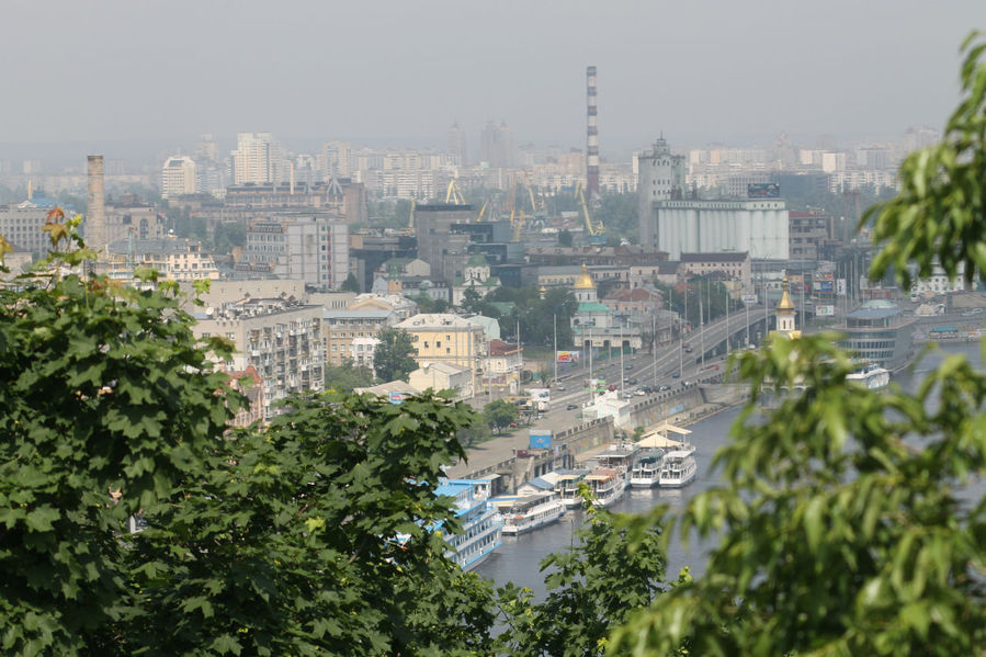 Обзорная площадка на высоком правом берегу Днепра Киев, Украина