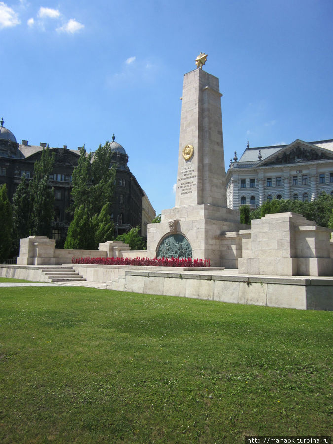 Памятник советским солдатам, погибшим в боях за город во Вторую мировую войну Будапешт, Венгрия