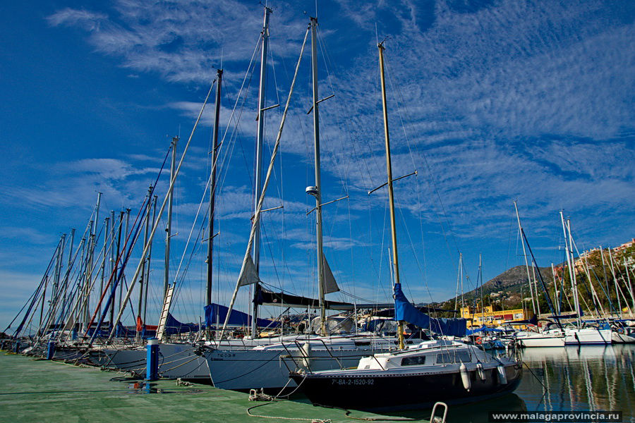 Стоянка судов яхт-клуба El Candado Малага, Испания