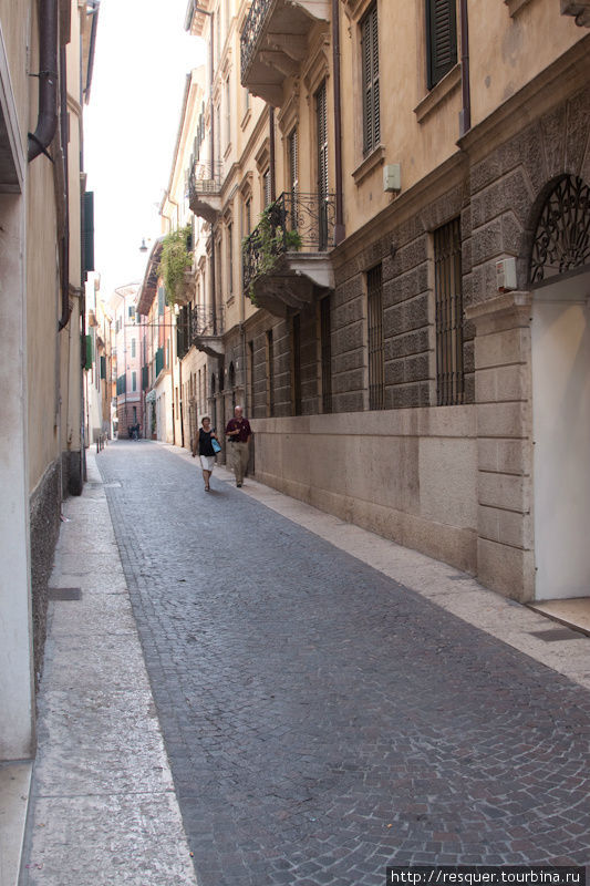 Типичная веронская улочка. Венето, Италия